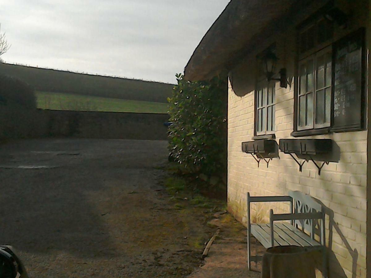 The Crown Inn Alvediston Bagian luar foto