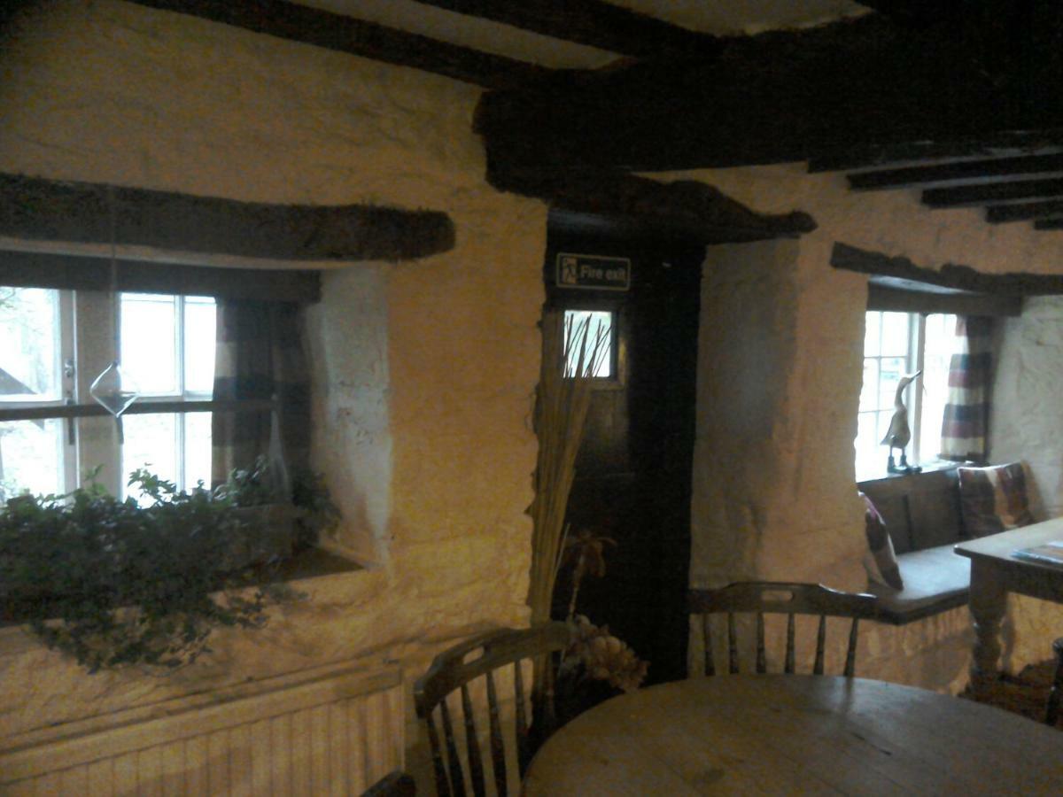 The Crown Inn Alvediston Bagian luar foto