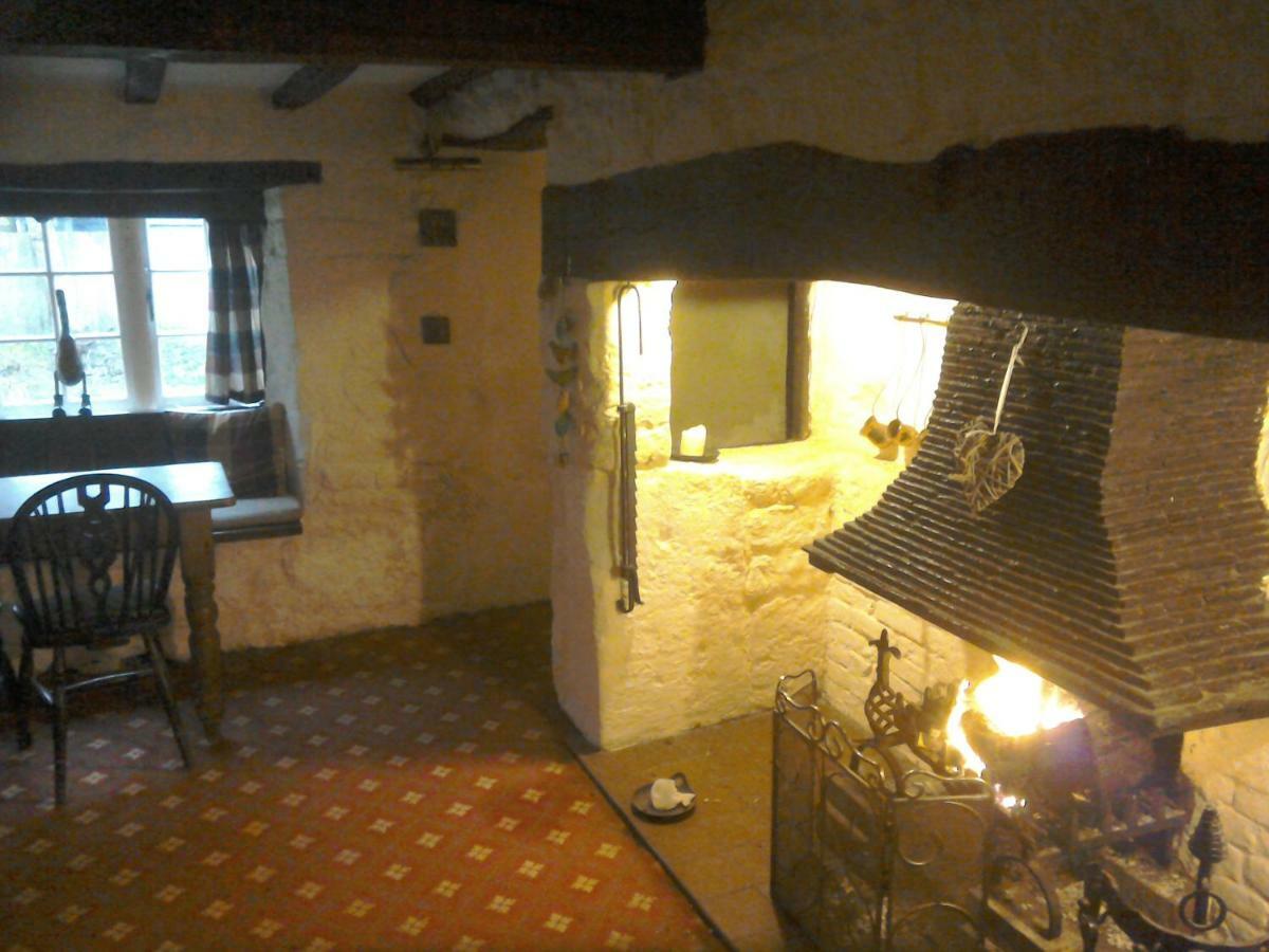 The Crown Inn Alvediston Bagian luar foto