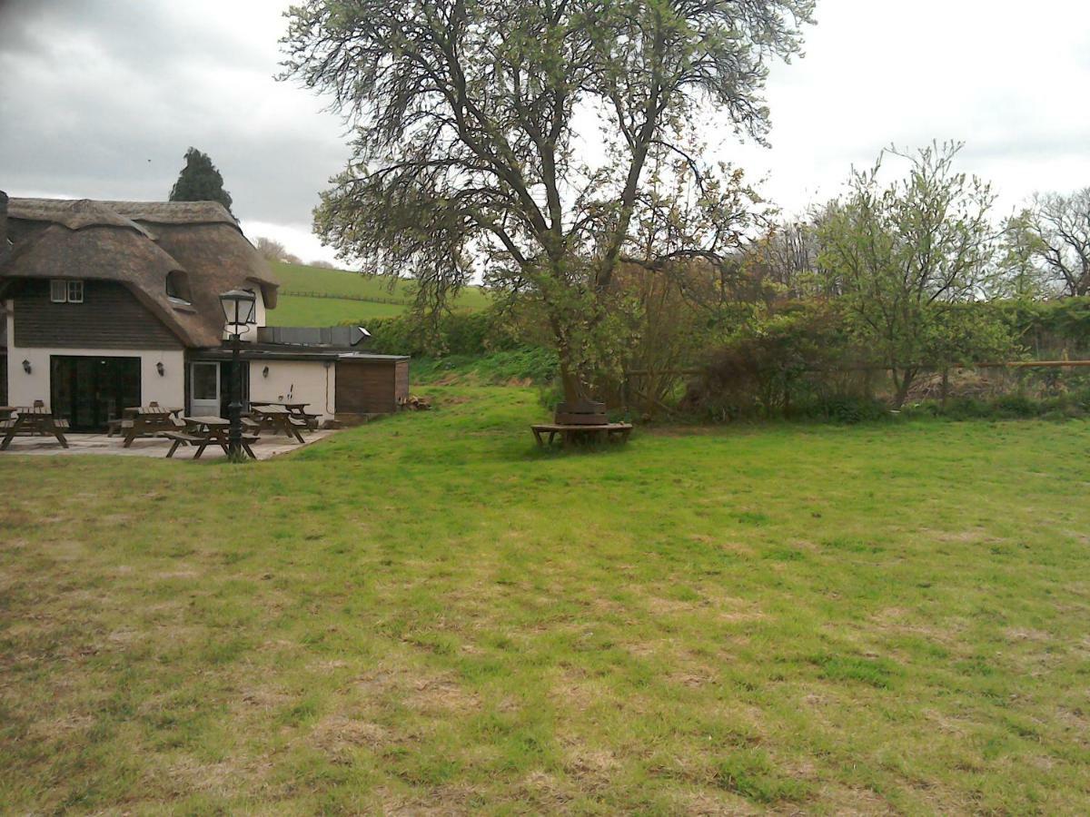 The Crown Inn Alvediston Bagian luar foto