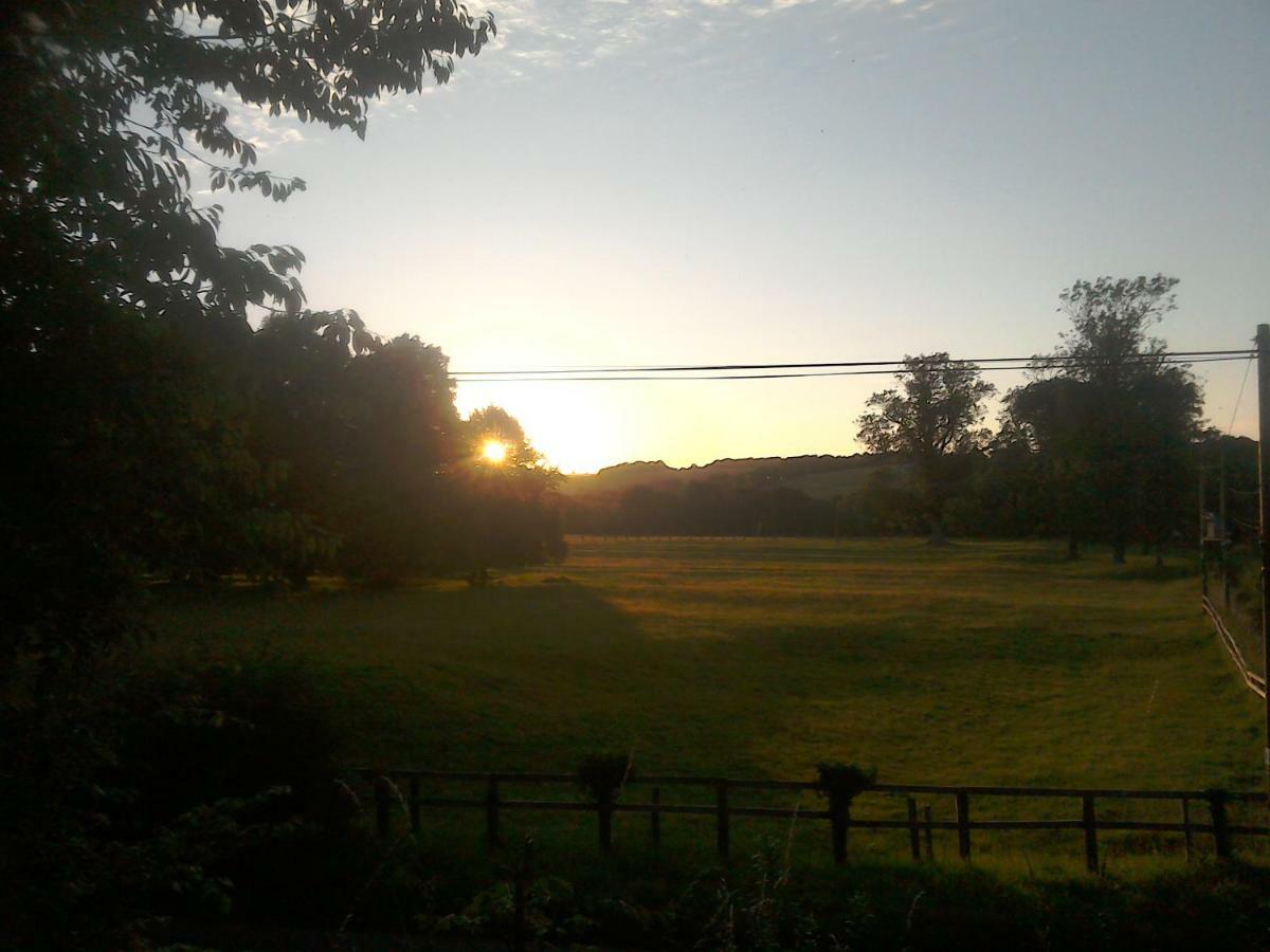 The Crown Inn Alvediston Bagian luar foto