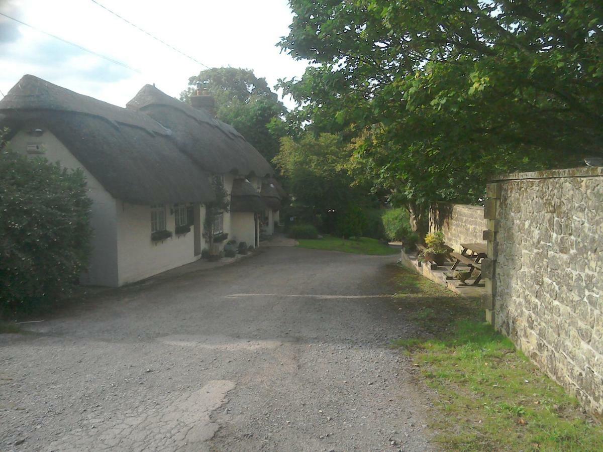 The Crown Inn Alvediston Bagian luar foto