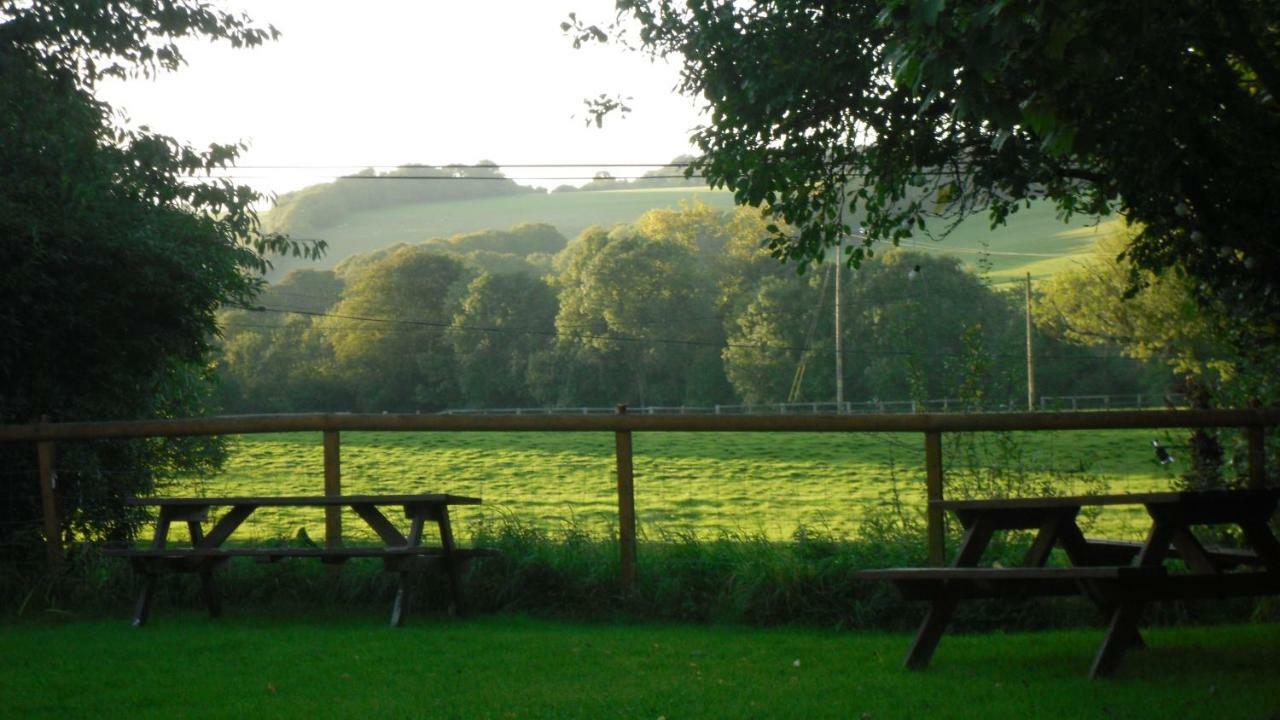 The Crown Inn Alvediston Bagian luar foto
