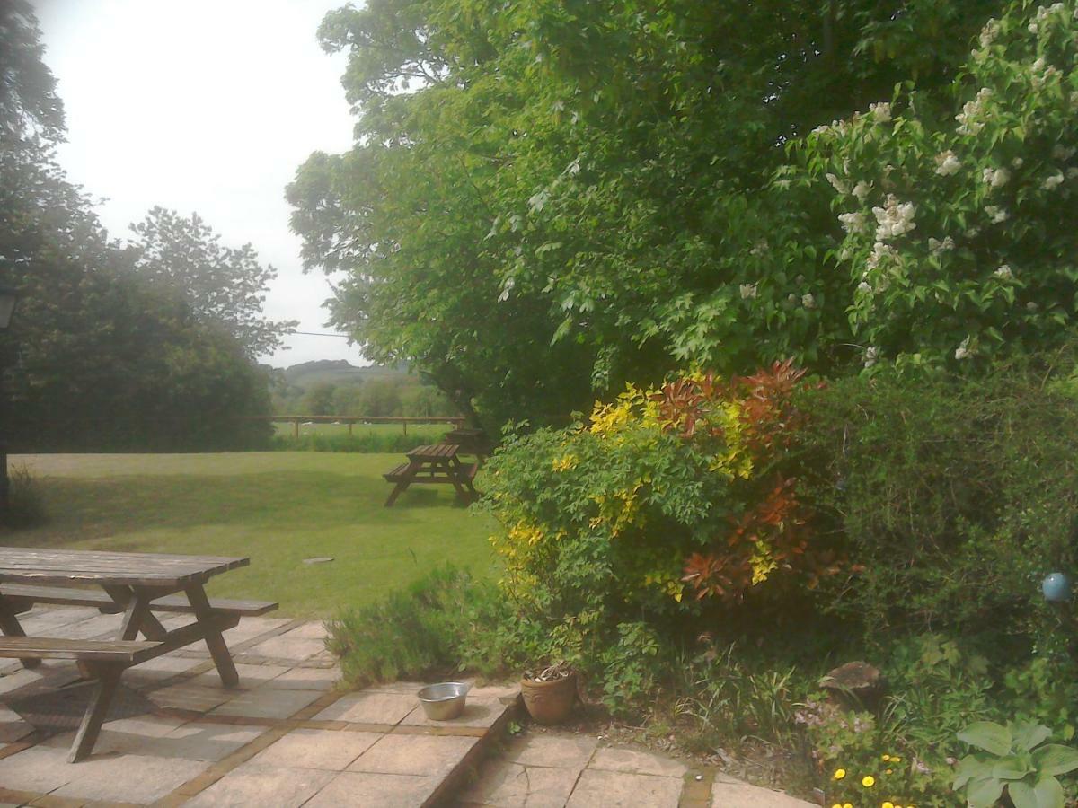 The Crown Inn Alvediston Bagian luar foto