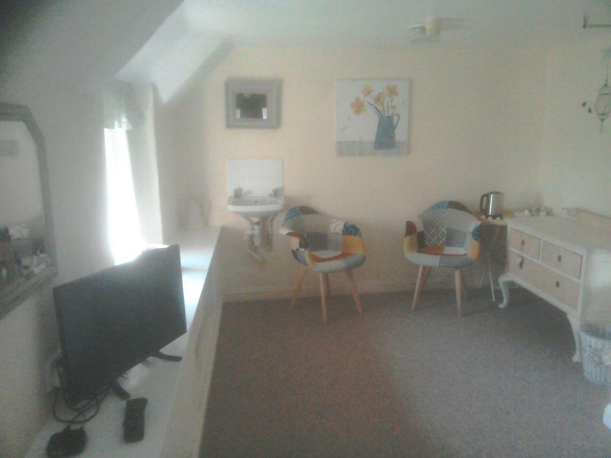 The Crown Inn Alvediston Bagian luar foto
