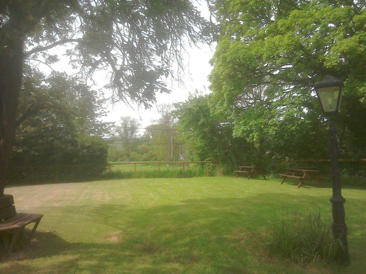 The Crown Inn Alvediston Bagian luar foto